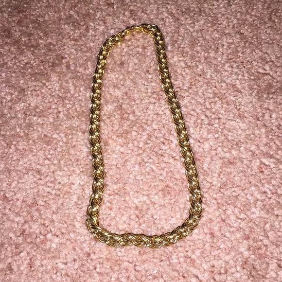 Jewelry - Gold tone chain
